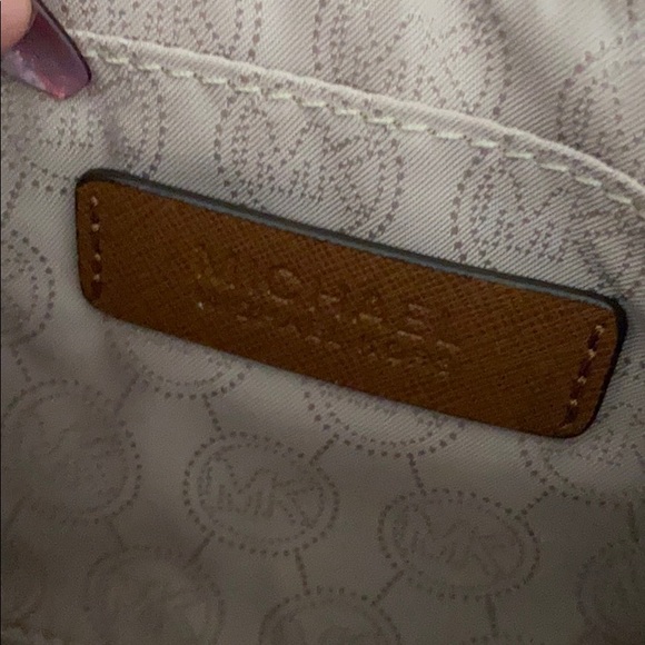 Brand New Michael Kors clutch - Picture 2 of 5